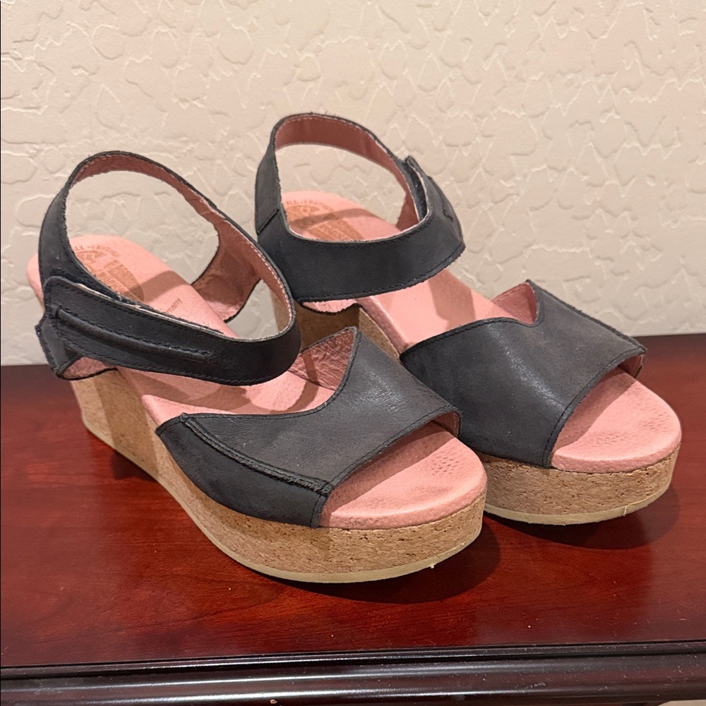 Worishofer Plarform Wedge  Black Leather Comfort Sandals 
EU 40 US 9.5